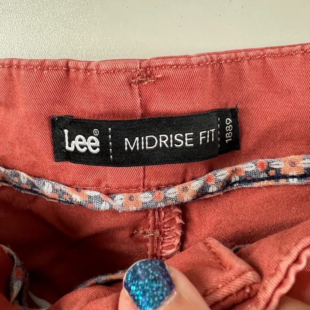 Classic Lee‎ Midrise Fit Chino Shorts Size 6 Coral Red - Picture 2 of 5